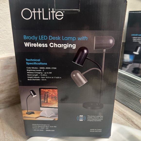 NIB LED Brody Wireless Charging Desk Lamp - OttLite - Picture 11 of 14